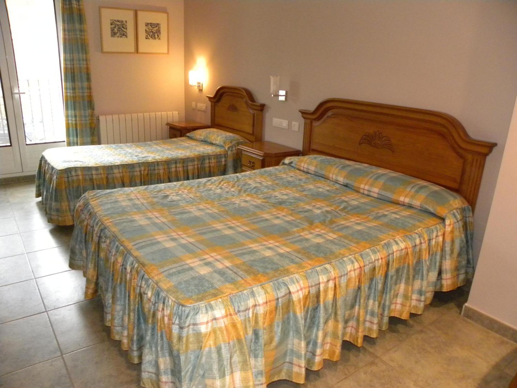 Hotel Duque De Calabria Manzanera Phòng bức ảnh