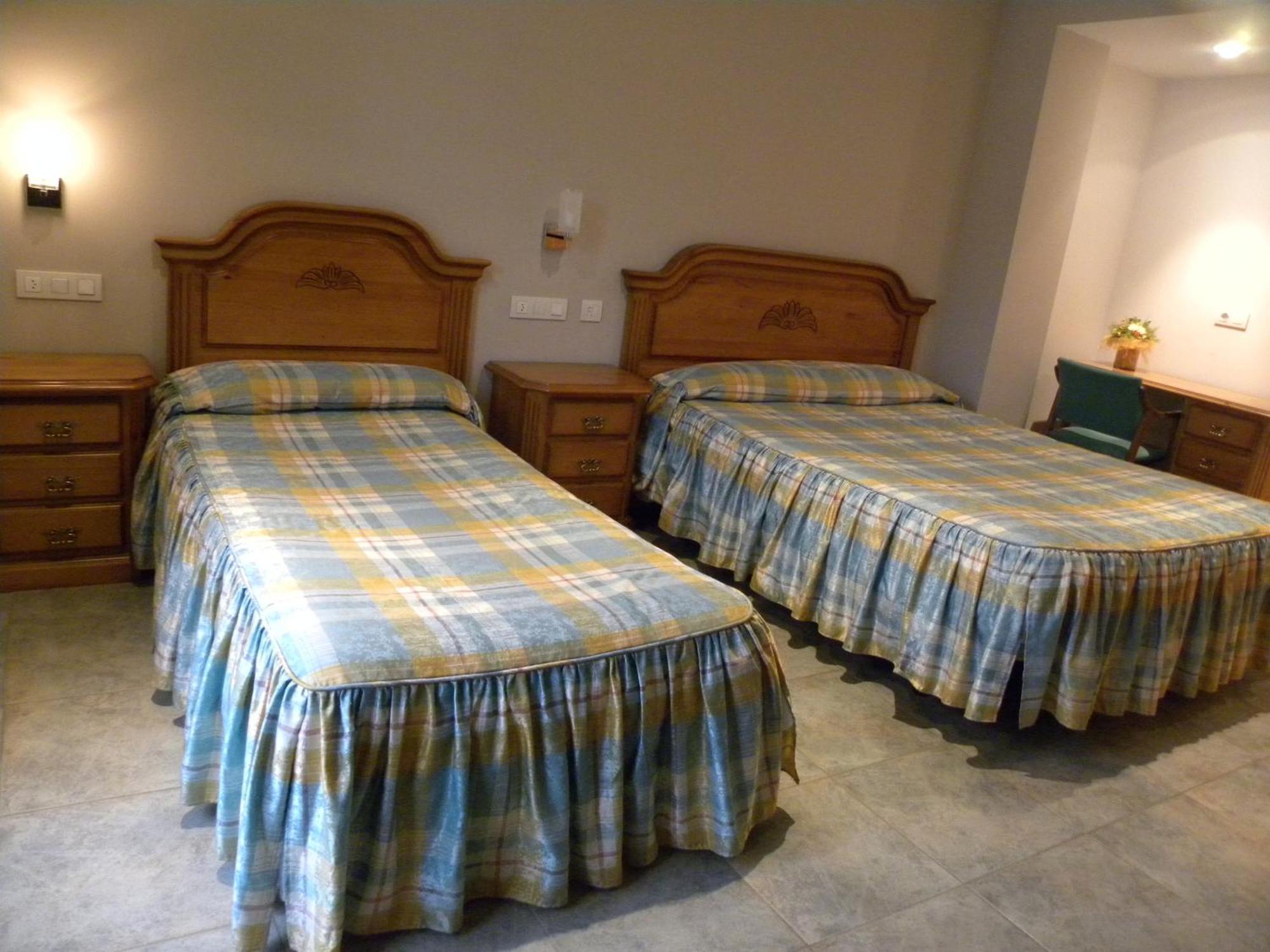 Hotel Duque De Calabria Manzanera Phòng bức ảnh