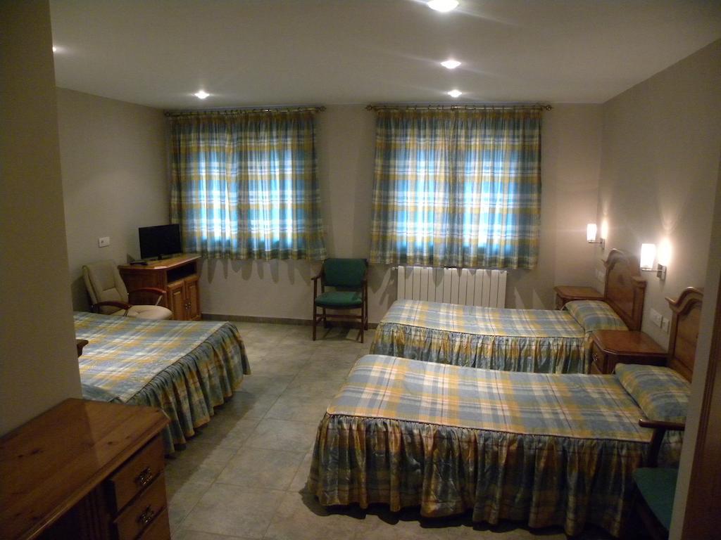 Hotel Duque De Calabria Manzanera Phòng bức ảnh