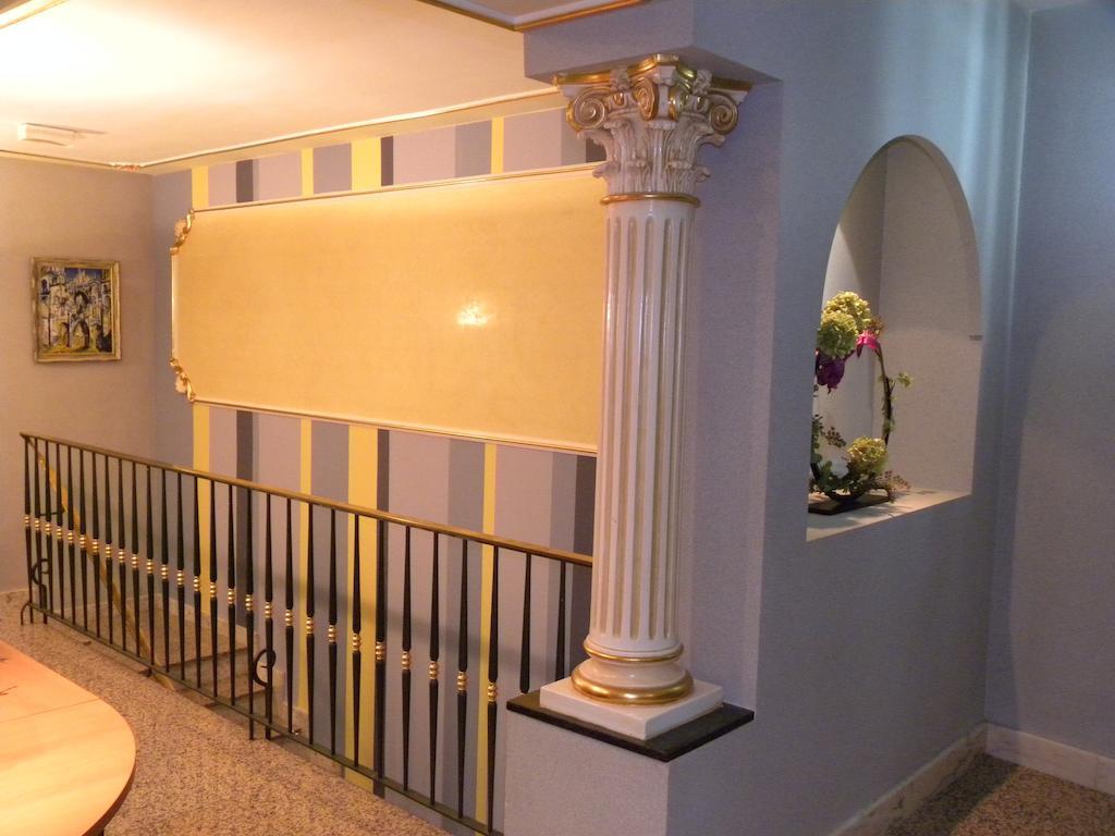 Hotel Duque De Calabria Manzanera Ngoại thất bức ảnh